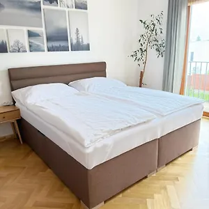 https://parkside-apartments-praha.praguehotelsweb.com